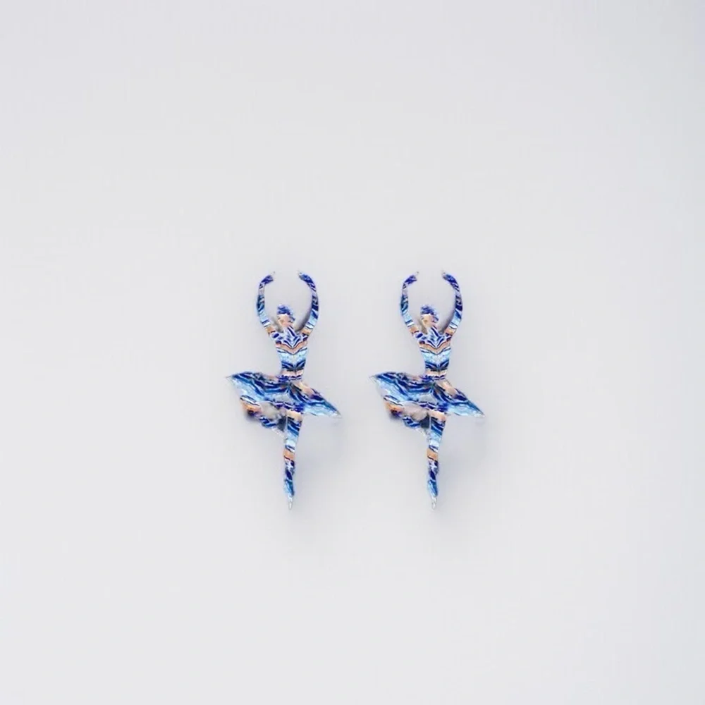 Sparkle Like a Superstar: Dancer Stud Earrings for Every Twirl and Tumble!💃NWT